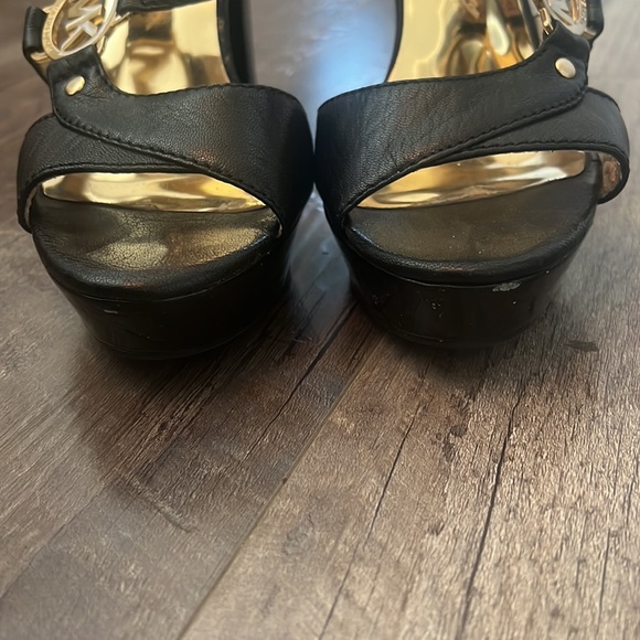 Michael Kors Chic Heels - Picture 4 of 9